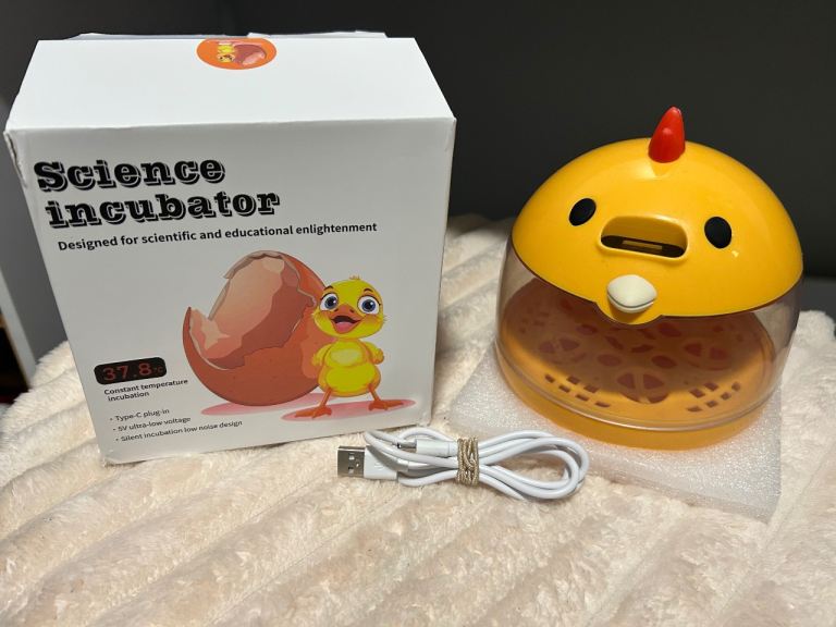 Egg incubator 