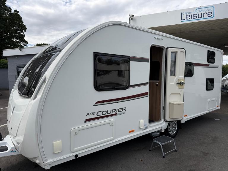 2017 SWIFT ACE COURIER, 6 BERTH CARAVAN, ONE OWNER, MOVER, BUNK BEDS, F.S.H