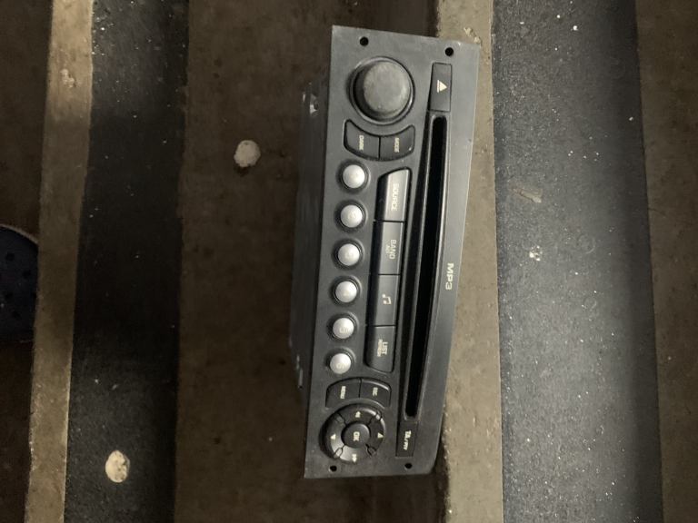 Peugeot CD player