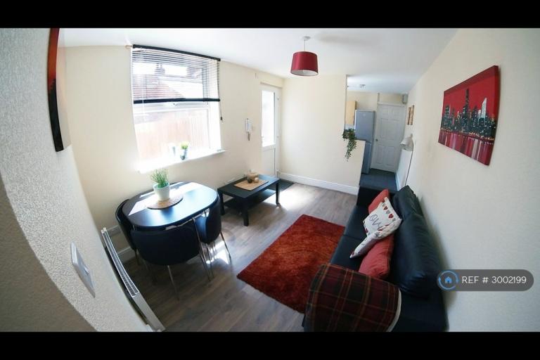 1 bedroom in Palmerston Road, Northampton, NN1 (#3002199)
