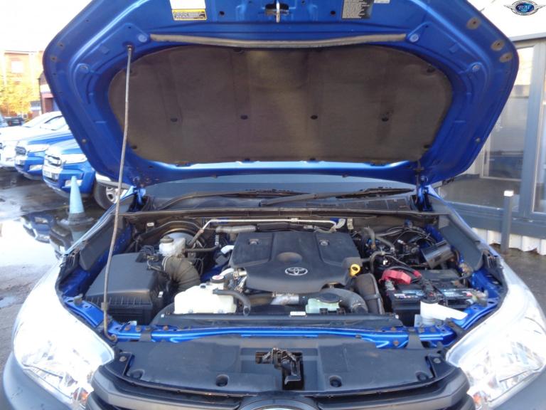 TOYOTA HILUX 2.4 D-4D Active Blue Manual Diesel 2018