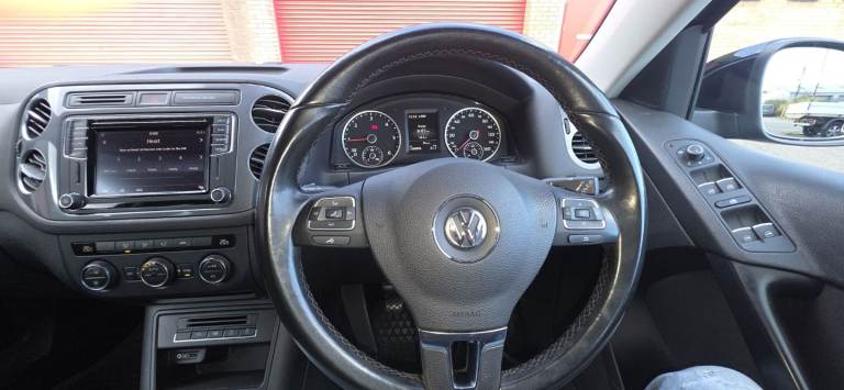 Volkswagen, TIGUAN, Estate, 2015, Manual, 1968 (cc), 5 doors