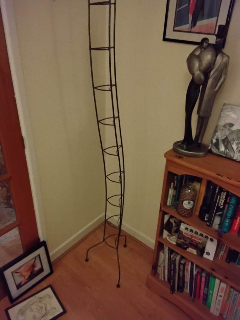 Cd rack, approx 110 cds