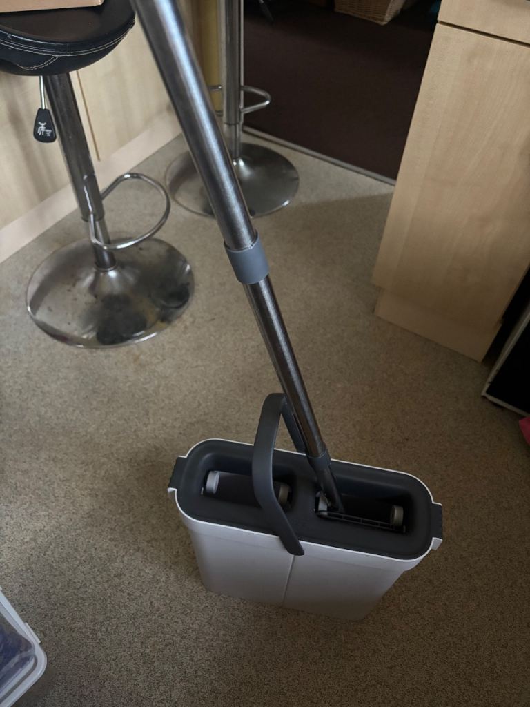Mop bucket set, thin ideal for small spaces