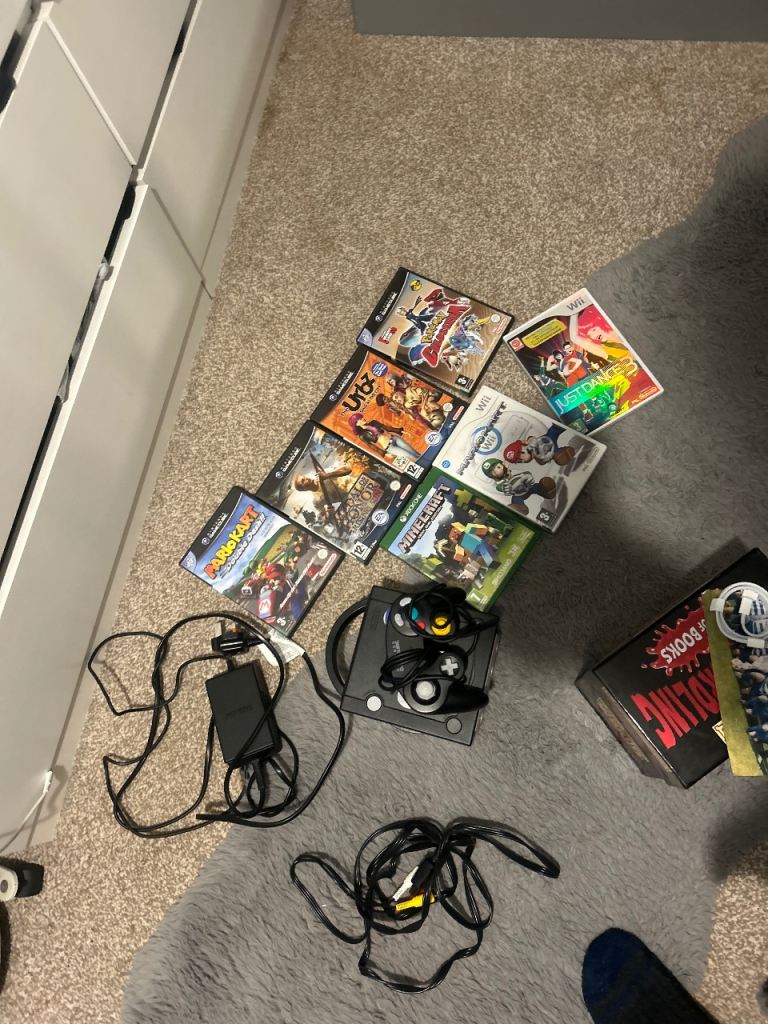 image for Gamecube with 1 pad wires all works 