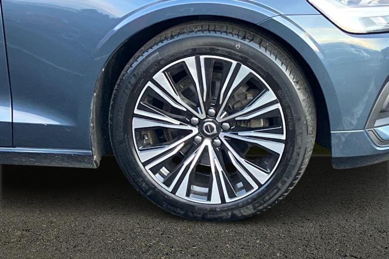2022 Volvo V60 2.0 B3P Core 5dr Auto [7 speed] Estate PETROL Automatic