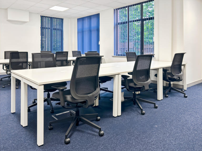 Belfast - BT125GH \ Flexible Office Rental with Capacity for 15 Desks