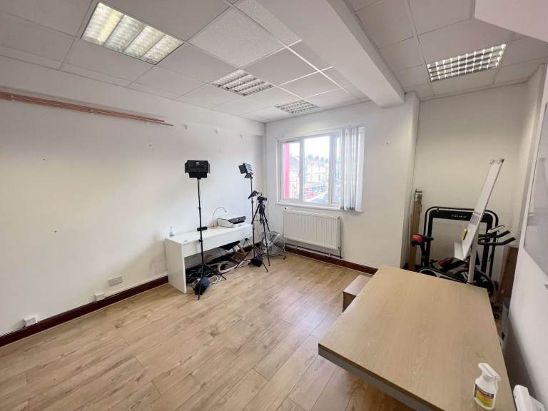 Creative Space | Office | Beauty Room | Artist Studio in Leytonstone East London E10 