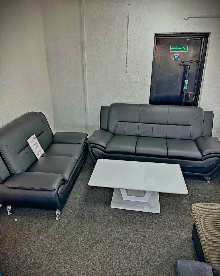 🌟 TOP RATED DEAL! Shiraz Black Faux Leather 3+2 Seater Sofa Package (Pay On Delivery) ::