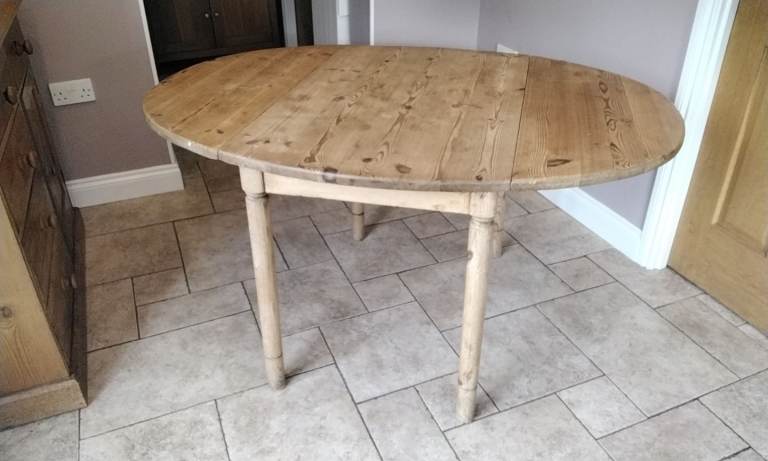 Late Victorian drop leaf table