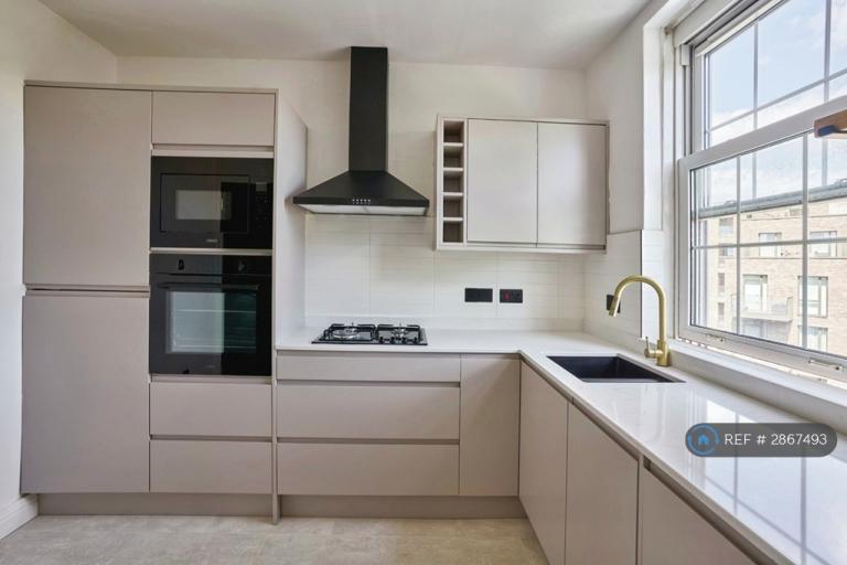 1 bedroom flat in Octavia House, London, W10 (1 bed) (#2867493)