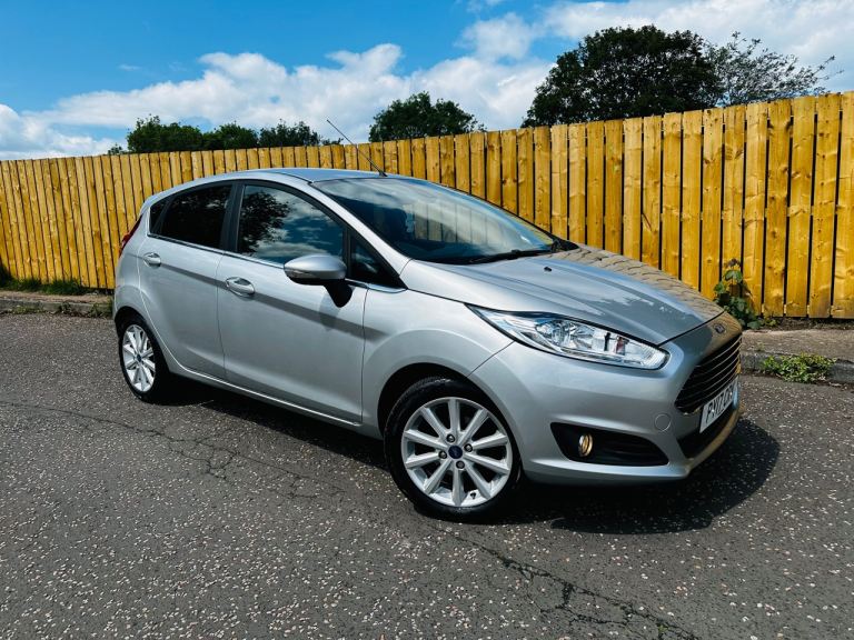 FORD FIESTA 1.0 TITANIUM MODEL WITH HIGH SPEC 2017 ONLY 24590 MILES 1 OWNER 