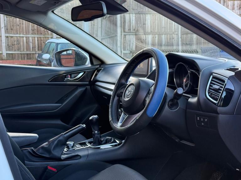 MAZDA MAZDA3 2.2 SKYACTIV-D Sport Nav 2015