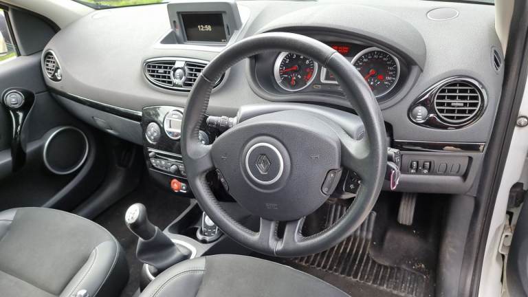 Cheap Renault Clio 1.2 Low Insurance 3Dr Full Service History Low Tax (CORSA FIESTA AYGO A3)