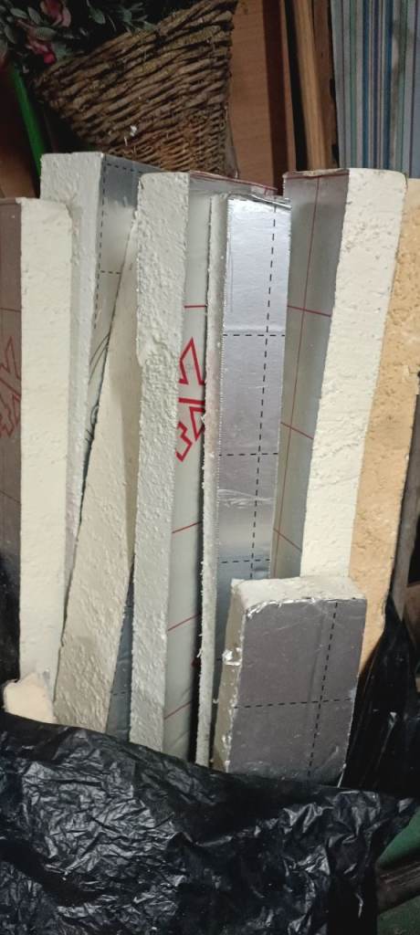 Small peices of foil backed insulation FREE