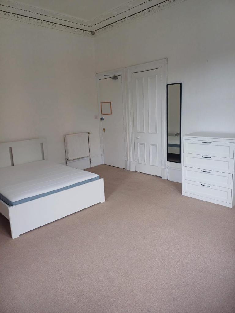 Large Double Bedroom on Byres Road