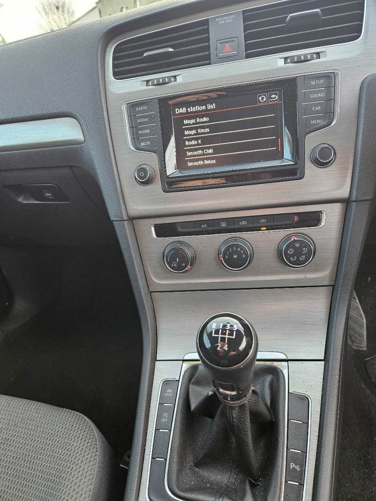 Volkswagen golf 1.6tdi bluemotion technology economy model estate £20 ayear tax FSH