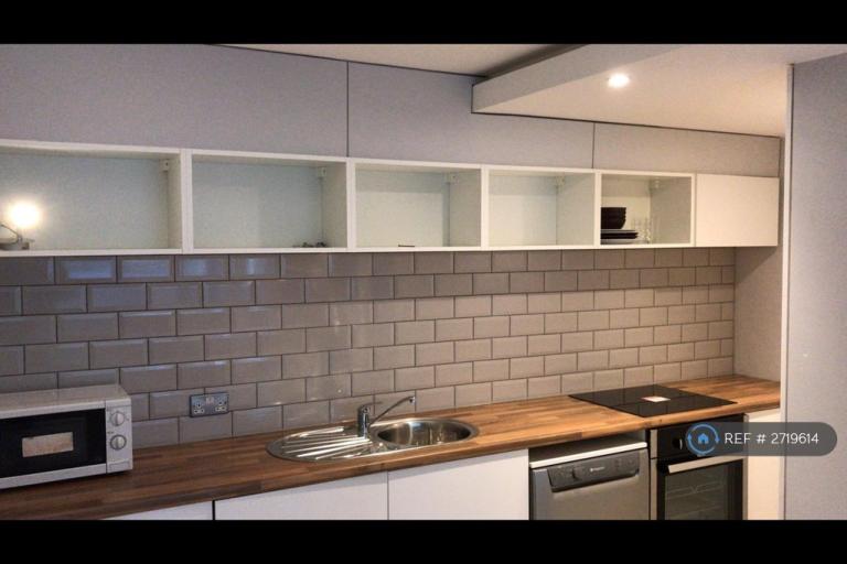 1 bedroom flat in The Q Building, London, E15 (1 bed) (#2719614)