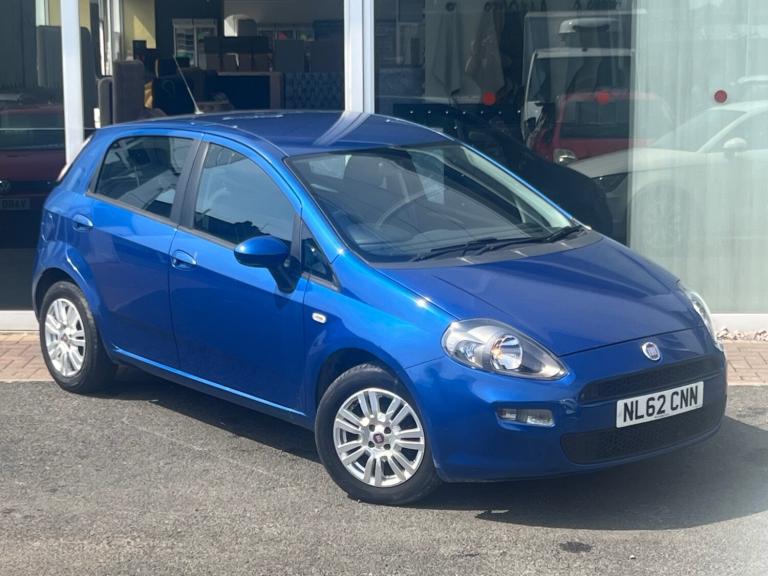 2012 Fiat Punto 1.4 Easy 5dr Dualogic HATCHBACK Petrol Automatic