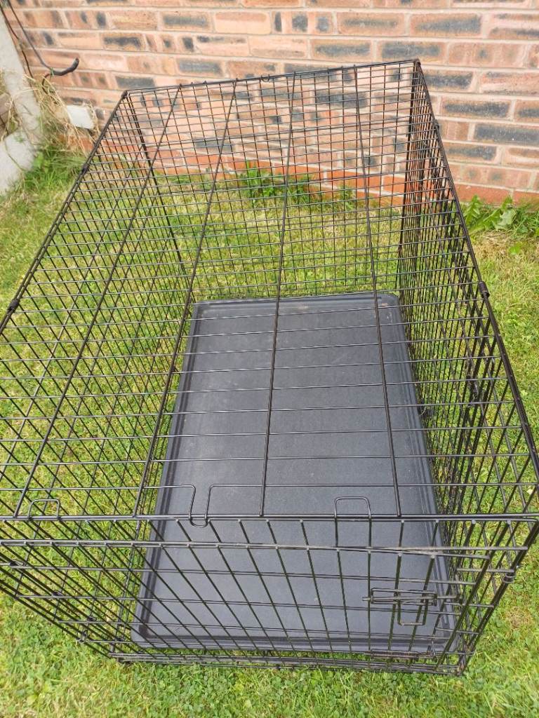 XL DOG CAGE 42 INCH LONG £30 NO OFFERS DARWEN BB3 0DU 
