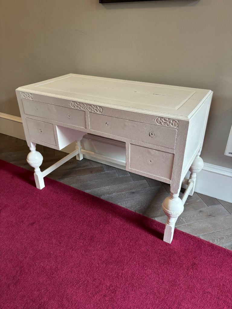 White wooden desk - free to a good home 