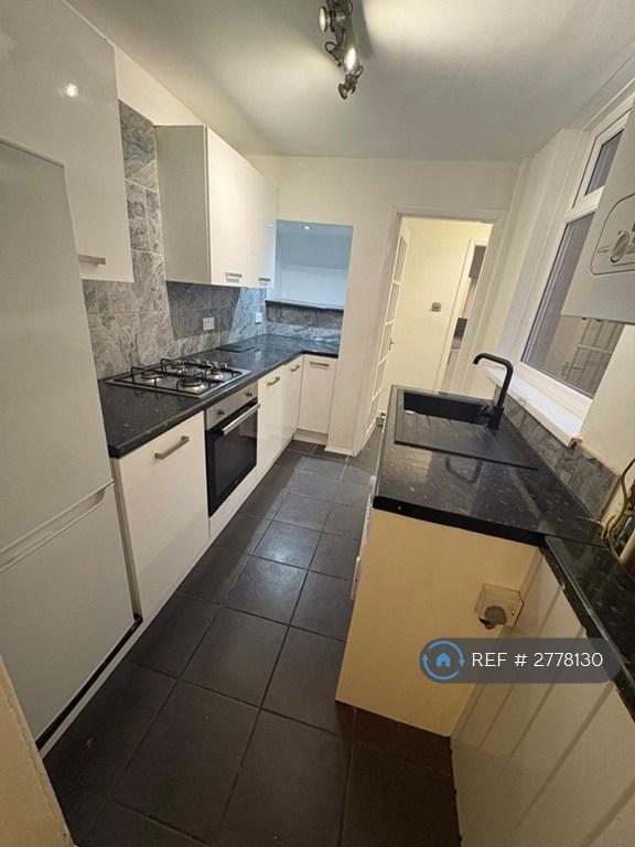 2 bedroom flat in Eden House Road, Sunderland, SR4 (2 bed) (#2778130)