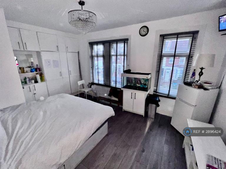 1 bedroom in Myrtledene Road, London, SE2 (#2896424)