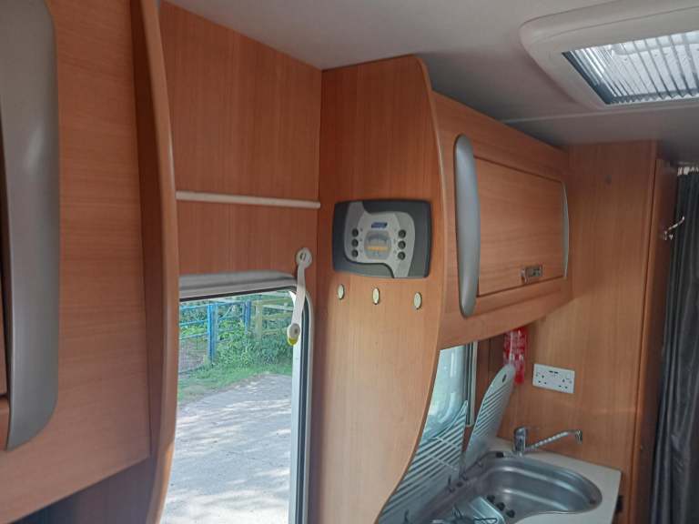 WARNING STOLEN VEHICLE STOLEN 