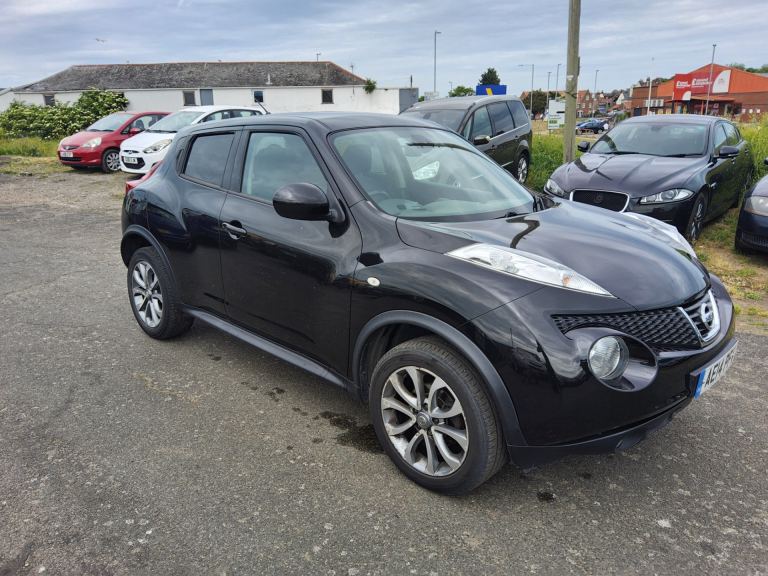 2014 Nissan Juke 1.6 Tekna 5dr CVT automatic  HATCHBACK Petrol Automatic