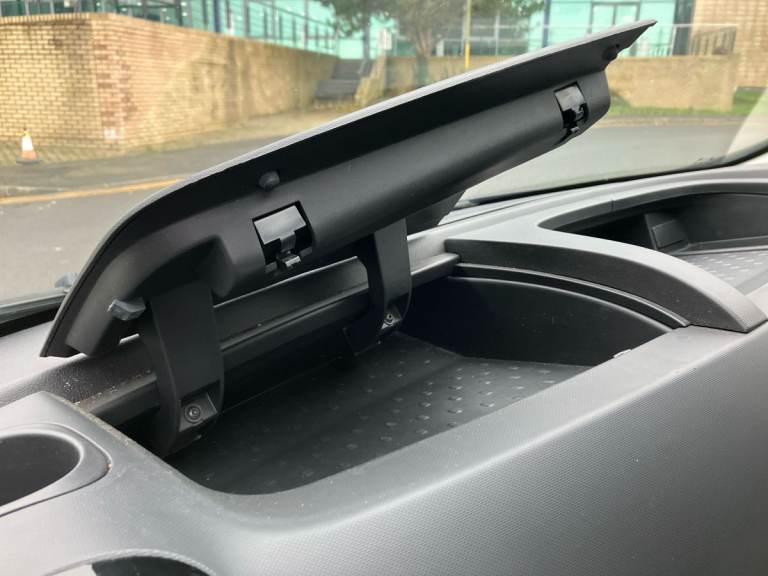 2020 Renault Trafic LL30 ENERGY dCi 120 Sport Nav 9 Seater Standard Roof Minibus DIESEL Manual