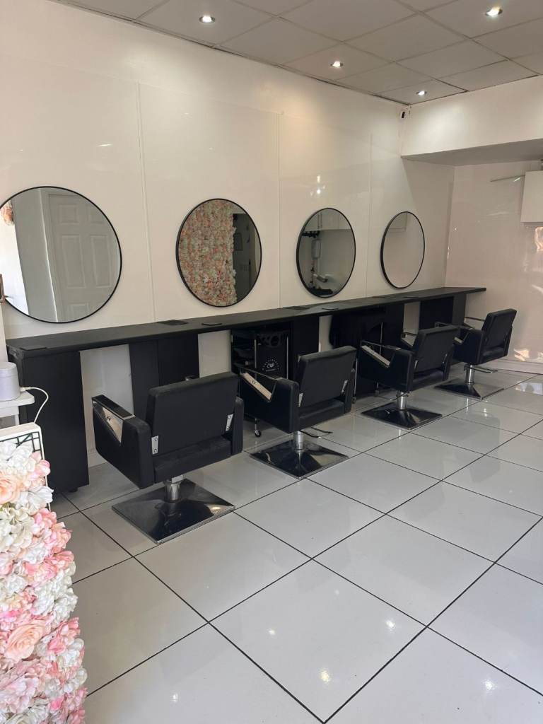 Hair dressers wanted. Liverpool L4
