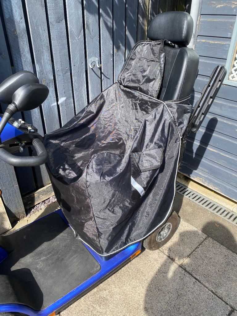 Smartpeas Mobility Scooter Cosy Cover – Black, Good Condition