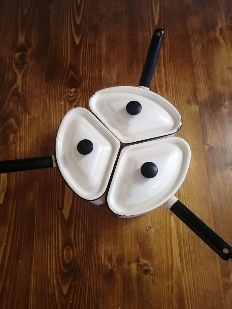 VINTAGE CERAMIC PANS 1950s