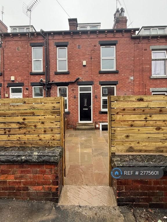 3 bedroom house in Highbury Terrace, Leeds, LS6 (3 bed) (#2775601)