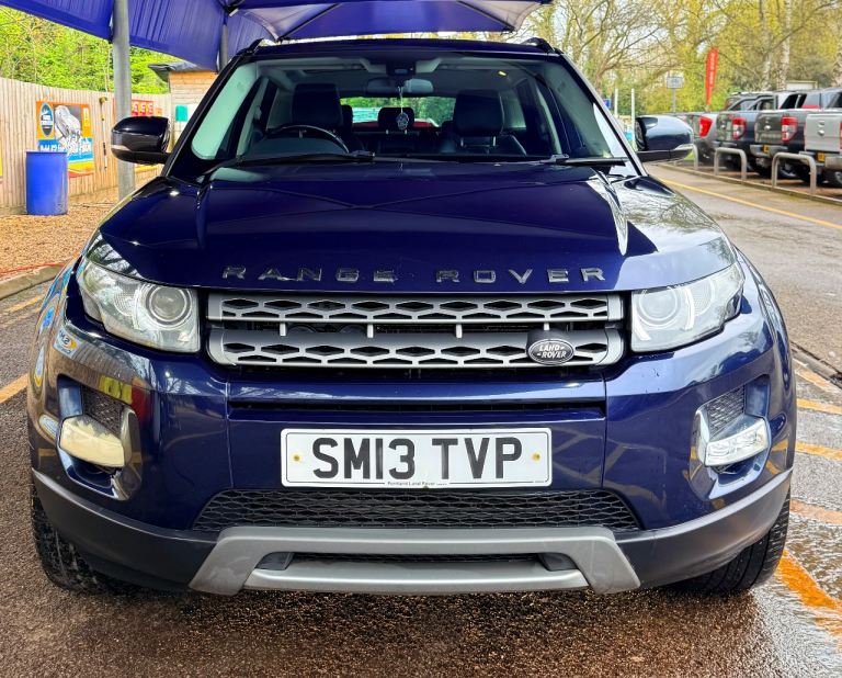 Range Rover Evoque Pure SD4 – Pan Roof – Drives Spot On