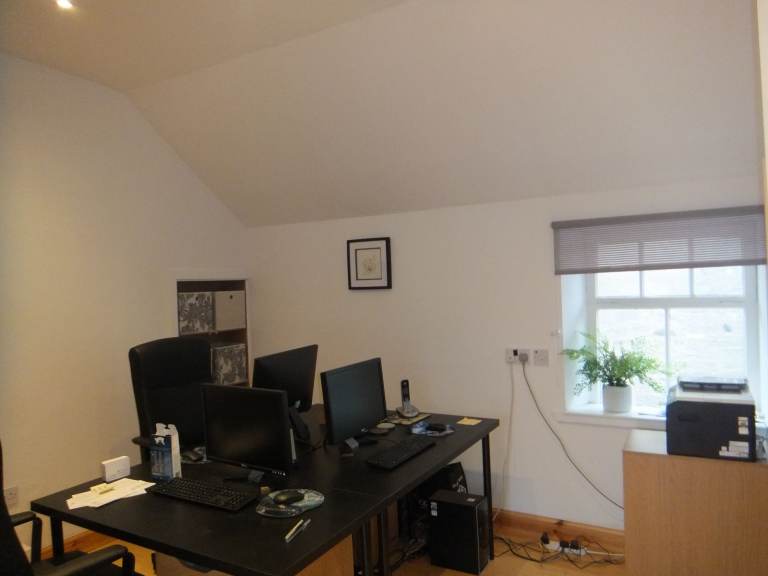 Commercial Office/Store or Workshop/Yard For Rent