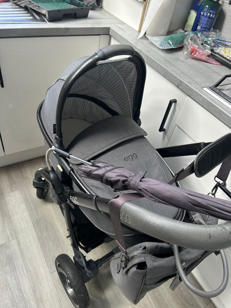 Egg travel system with accessories 