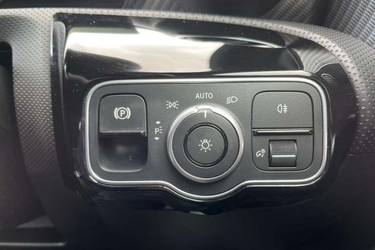 2023 Mercedes-Benz A-Class 1.3 A200h MHEV Sport (Executive) Saloon 4dr Petrol Hybrid 7G-DCT Euro ...