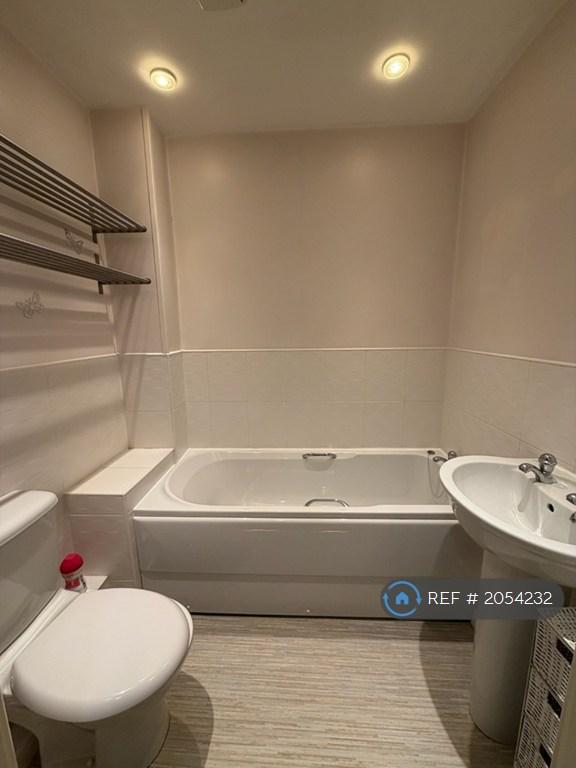 2 bedroom flat in Sycamore Court, Sheffield, S11 (2 bed) (#2054232)
