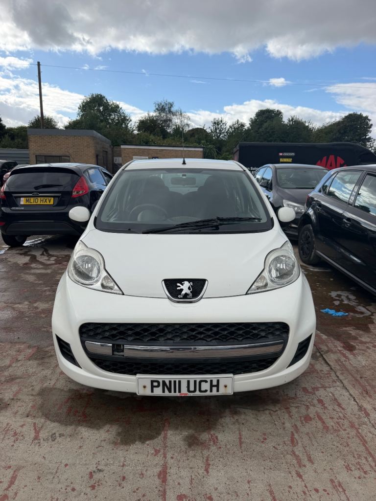 Peugeot, 107, Hatchback, 2011, Manual, 998 (cc), 5 doors
