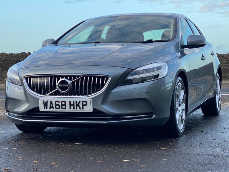 2018 Volvo V40 T3 [152] Inscription 5dr - Sat Nav &amp; Rear Camera &amp; Heated Seats HATCHBACK ...