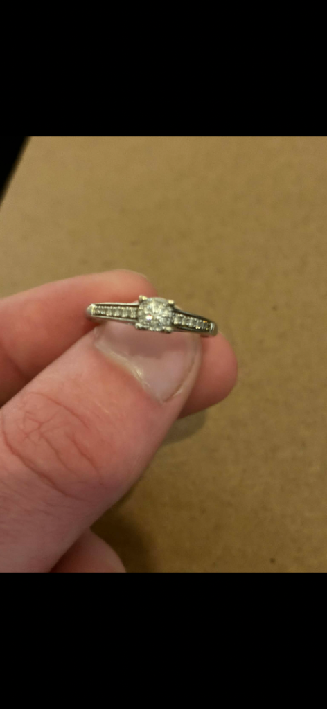9 ct white gold engagement ring