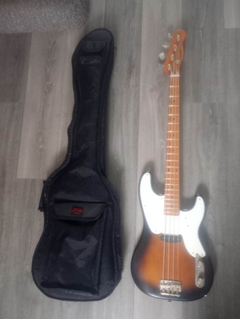 Squire Tele bass 