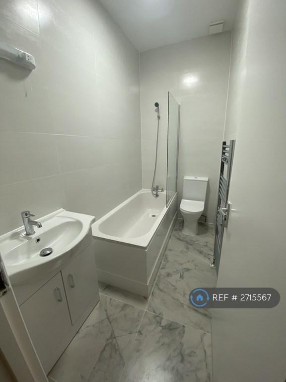 3 bedroom house in Boscombe Avenue, London, E10 (3 bed) (#2715567)