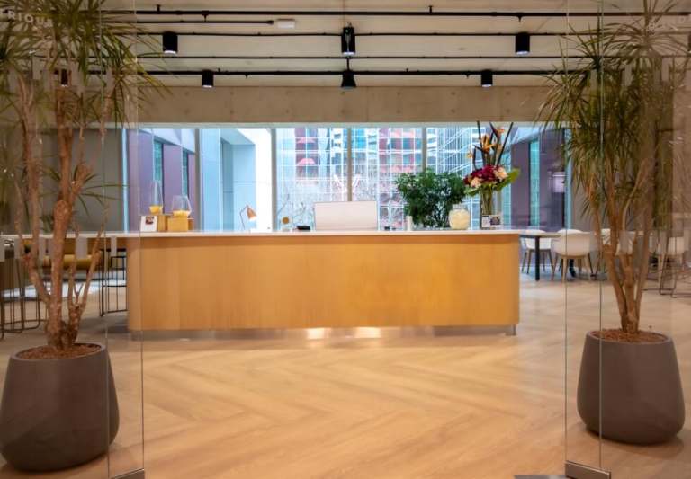 Furnished offices to rent in *Hammersmith*. Office Spaces for 4 to 600 desks W6