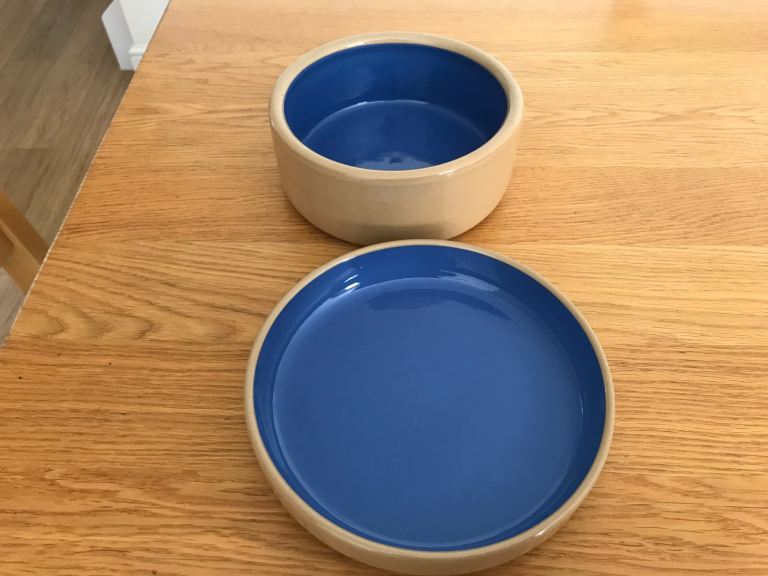 Mason Cash Quality  ceramic  pet bowl with matching water bowl 