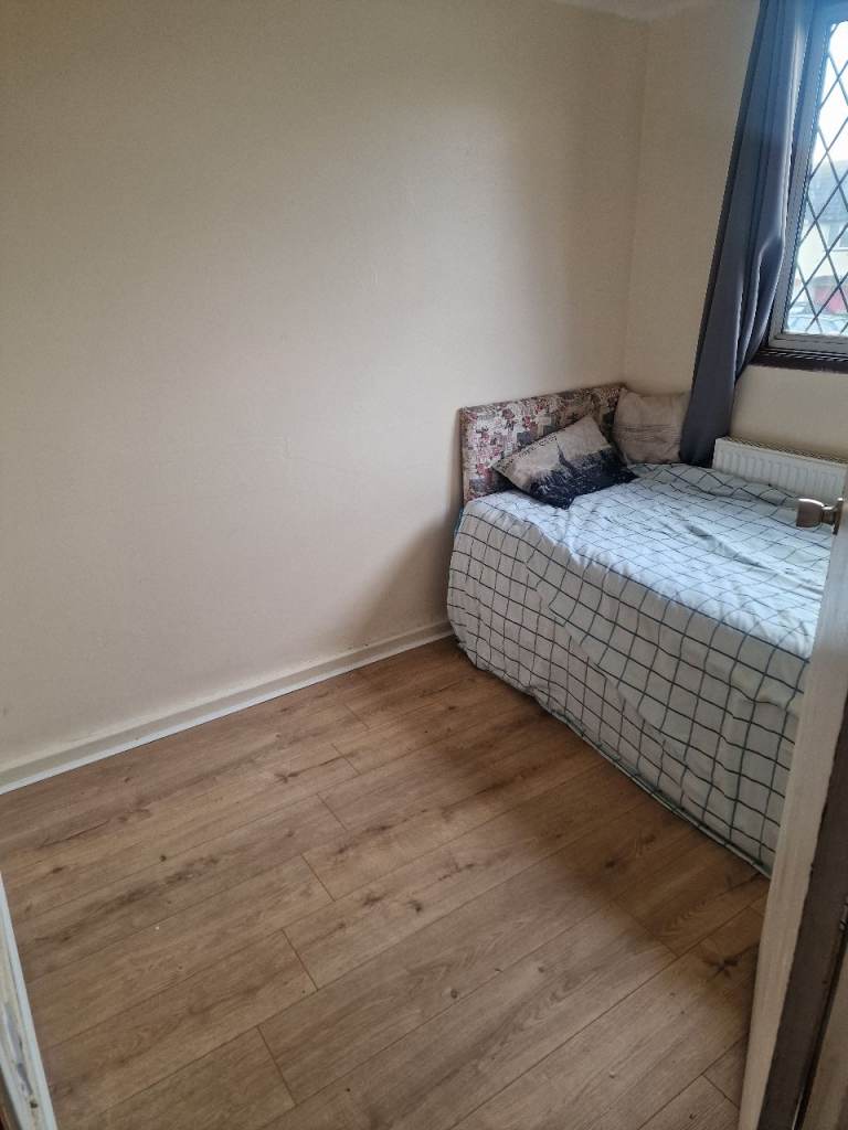 Single Room For Rent CHEAP!!!