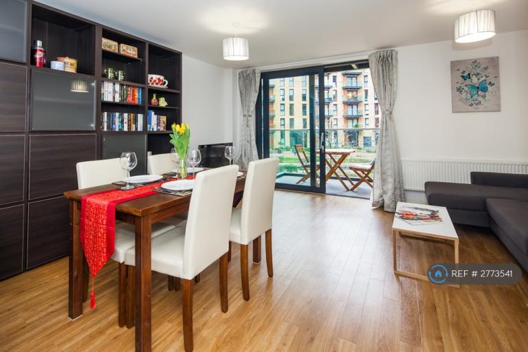 2 bedroom flat in Maple Quays, London, SE16 (2 bed) (#2773541)