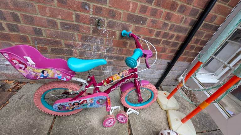 Girls Disney Princess Kids Bike with Stabilisers