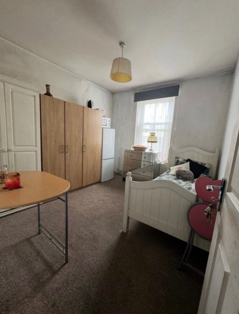 Bright Double Room – Bills Included SE5
